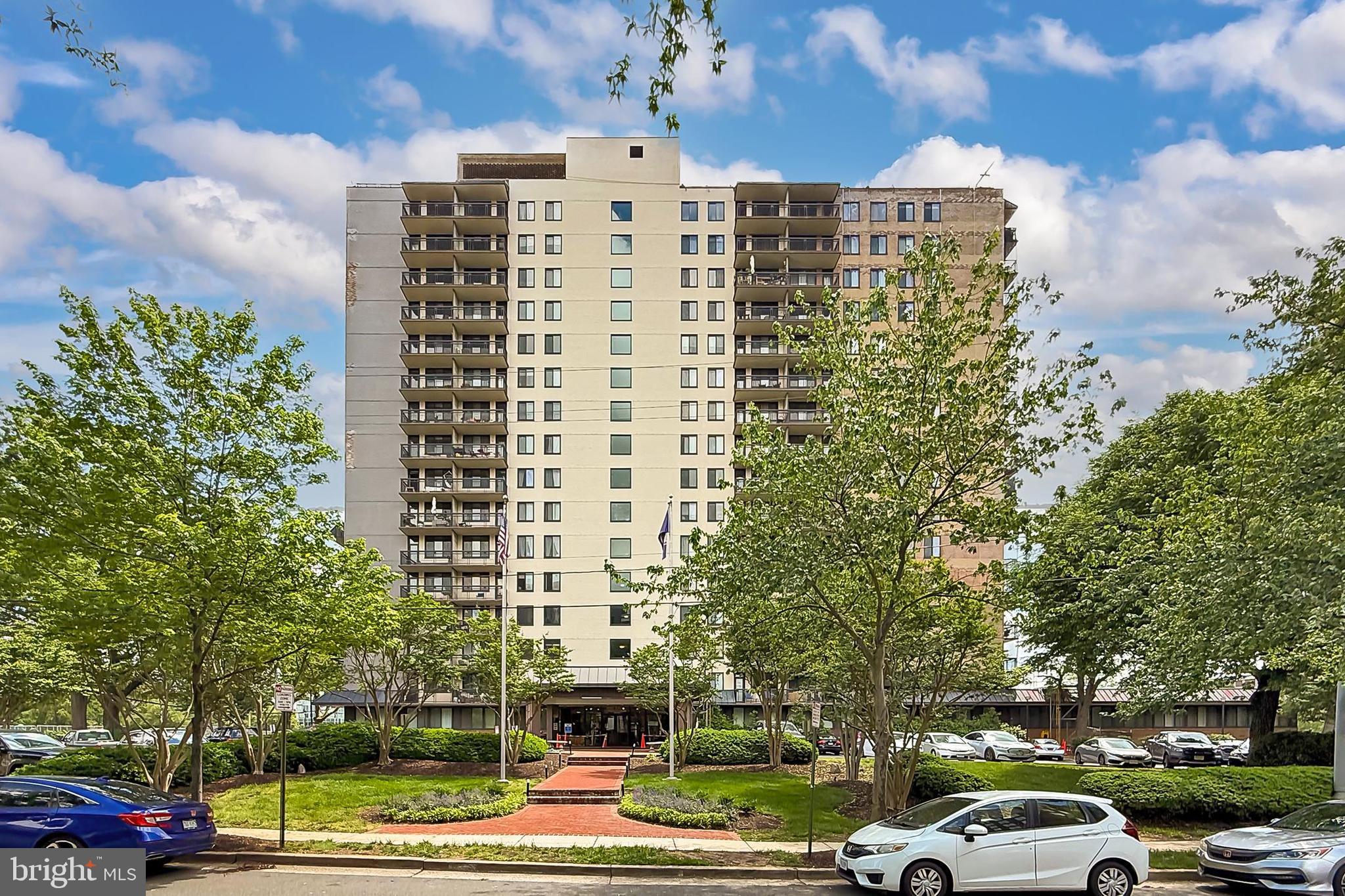 801 North Pitt Street, Unit 1206 Alexandria, VA 22314 - Photo 5 of 37 a front view of a building with street view