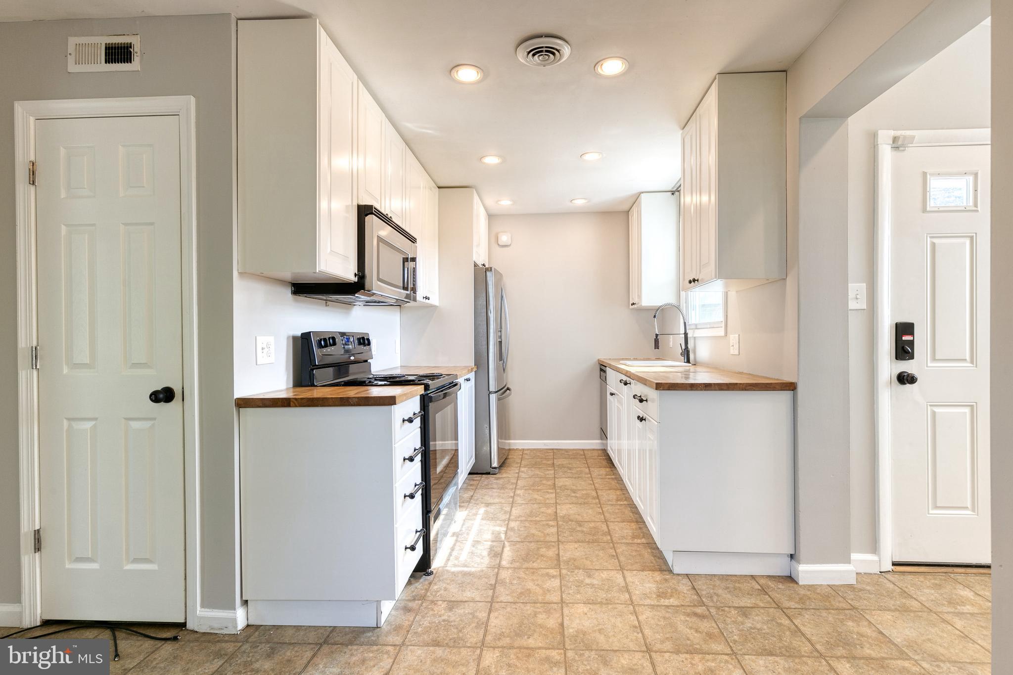 806 Templecliff Road Baltimore, MD 21208 - Photo 11 of 32