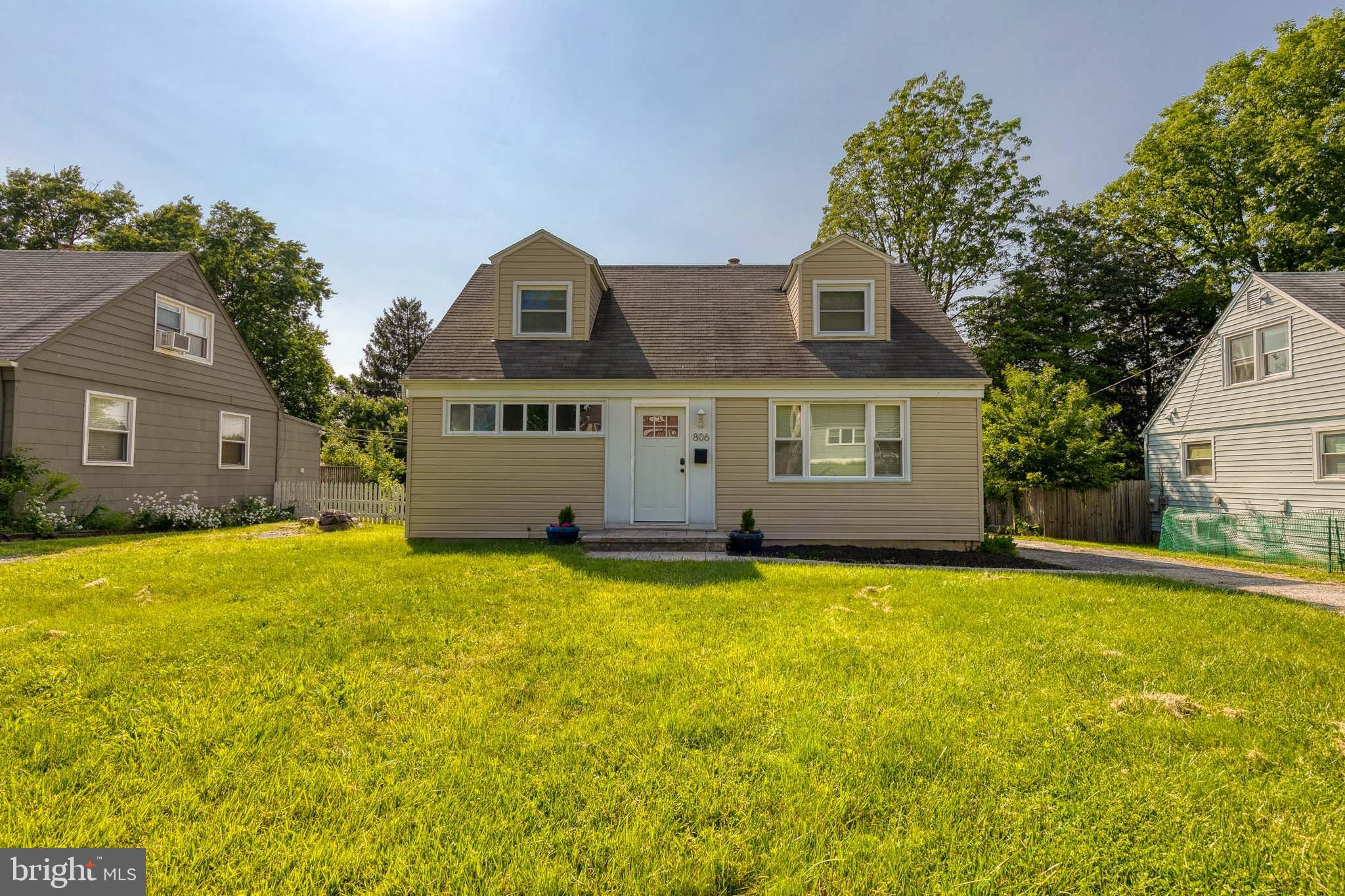 806 Templecliff Road Baltimore, MD 21208 - Photo 3 of 32