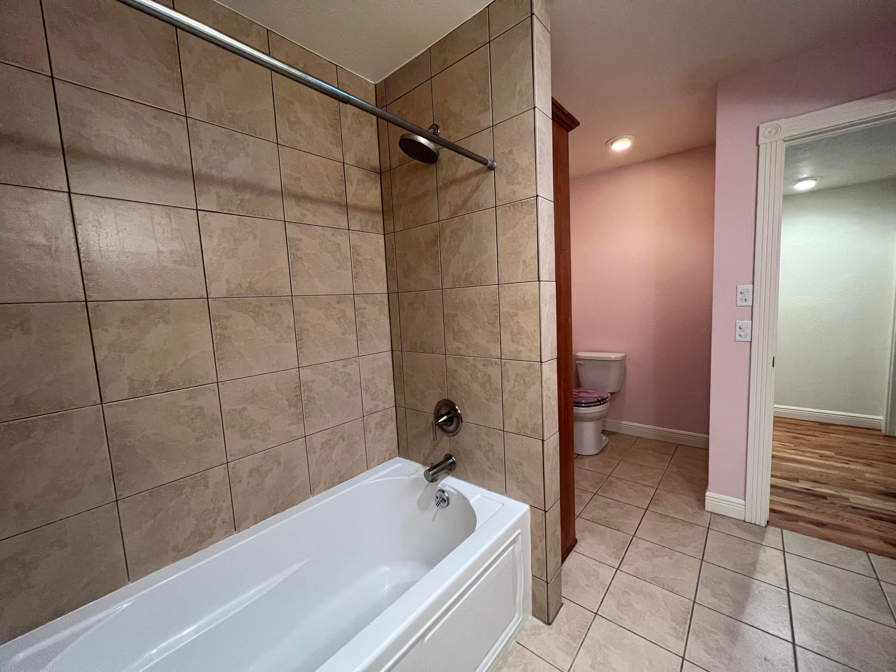 669 South Stage Road Medford, OR 97501 - Photo 25 of 44 Full Bath