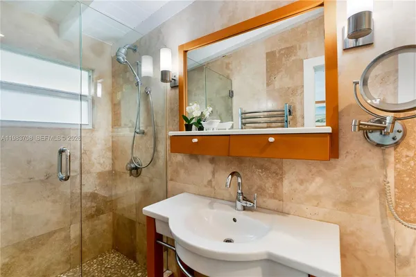 $3,400,000 | 310 Greenwood Drive, Key Biscayne, FL 33149