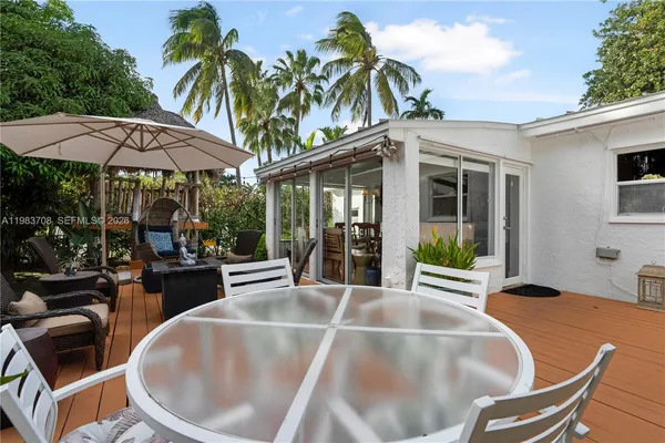 $3,400,000 | 310 Greenwood Drive, Key Biscayne, FL 33149