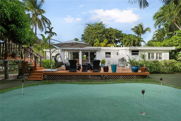 $3,400,000 | 310 Greenwood Drive, Key Biscayne, FL 33149