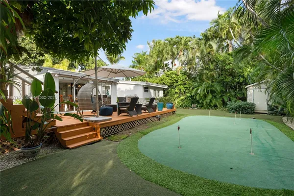 $3,400,000 | 310 Greenwood Drive, Key Biscayne, FL 33149