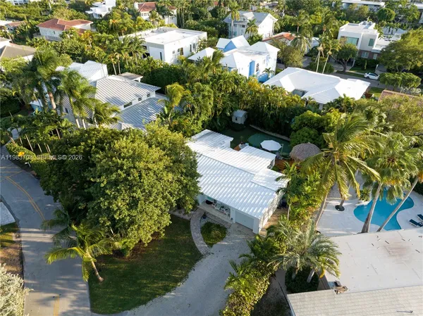 $3,400,000 | 310 Greenwood Drive, Key Biscayne, FL 33149