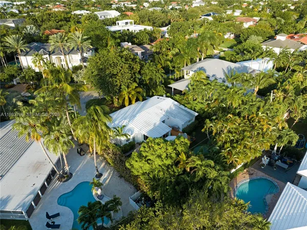 $3,400,000 | 310 Greenwood Drive, Key Biscayne, FL 33149