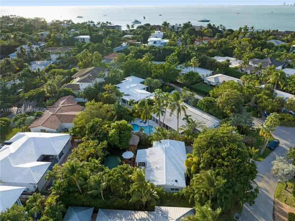 $3,400,000 | 310 Greenwood Drive, Key Biscayne, FL 33149