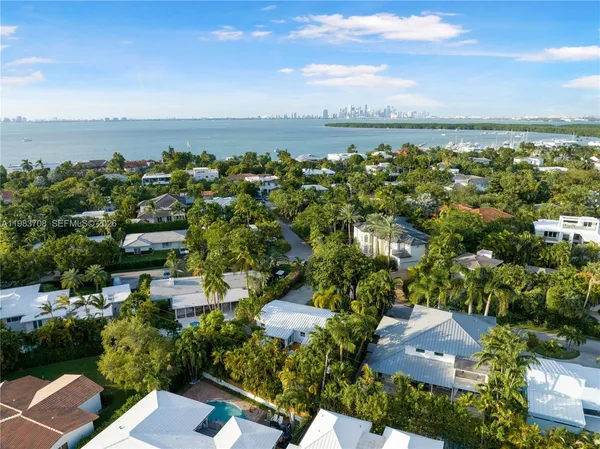 $3,400,000 | 310 Greenwood Drive, Key Biscayne, FL 33149