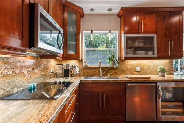 $3,400,000 | 310 Greenwood Drive, Key Biscayne, FL 33149