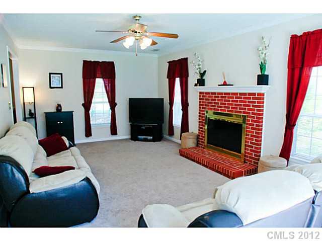 1600 Running Brook Road Charlotte, NC 28214 - Photo 3 of 10 Gallery Image 3