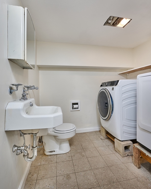 33 Echo Hill Road Amherst, MA 01002 - Photo 31 of 37 a bathroom with a sink toilet and a mirror