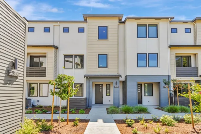 $1,868,000 | 1129 Esther Court, Palo Alto, CA 94303