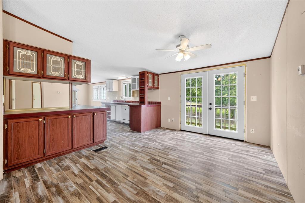 929 West Sterrett Road Waxahachie, TX 75167 - Photo 10 of 40