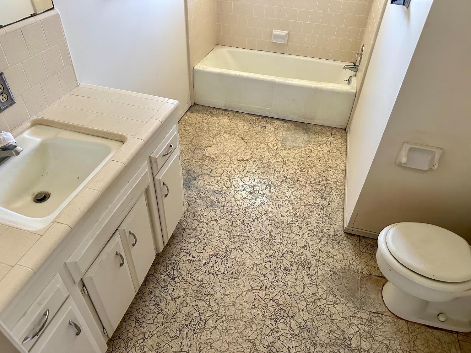 2153 Knowles Street Selma, CA 93662 - Photo 8 of 20