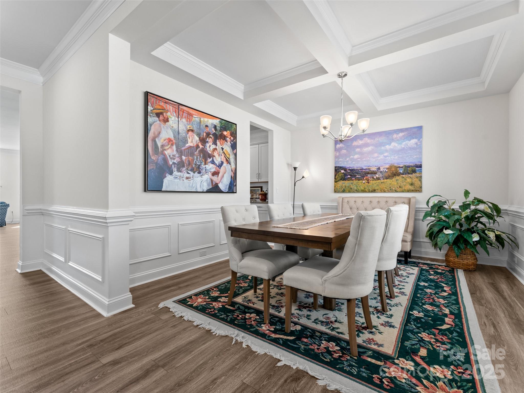 108 Thornberry Road Hendersonville, NC 28792 - Photo 4 of 42 a living room with furniture and a potted plant