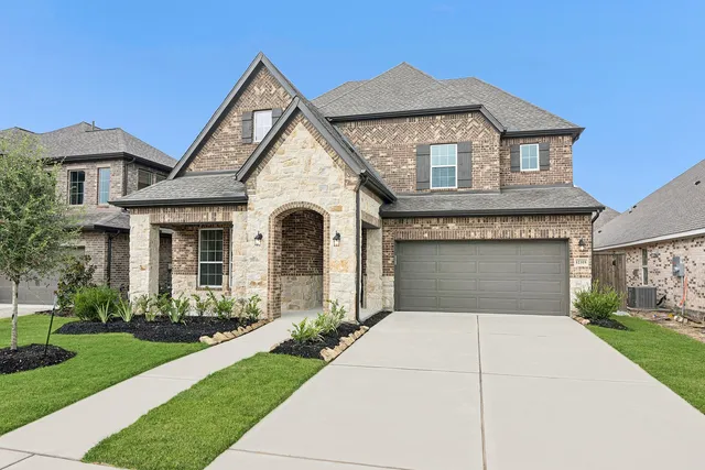 $450,000 | 12319 Palmetto Drive, Mont Belvieu, TX 77523