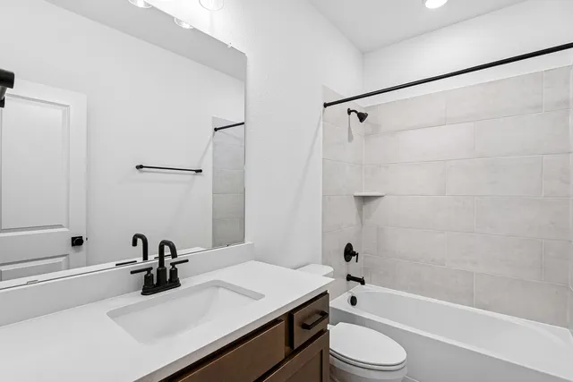 $450,000 | 12319 Palmetto Drive, Mont Belvieu, TX 77523