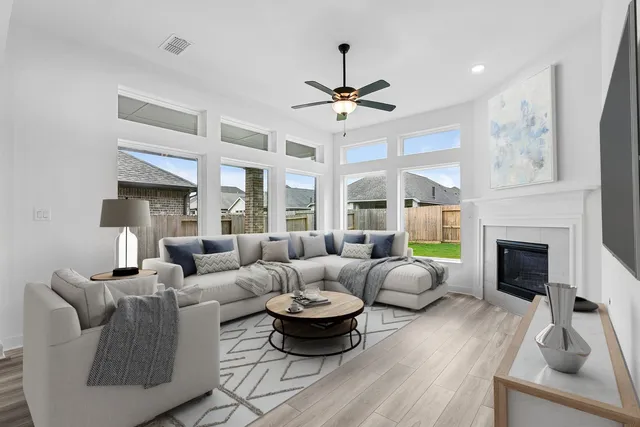 $450,000 | 12319 Palmetto Drive, Mont Belvieu, TX 77523