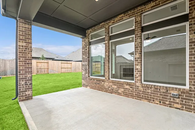 $450,000 | 12319 Palmetto Drive, Mont Belvieu, TX 77523