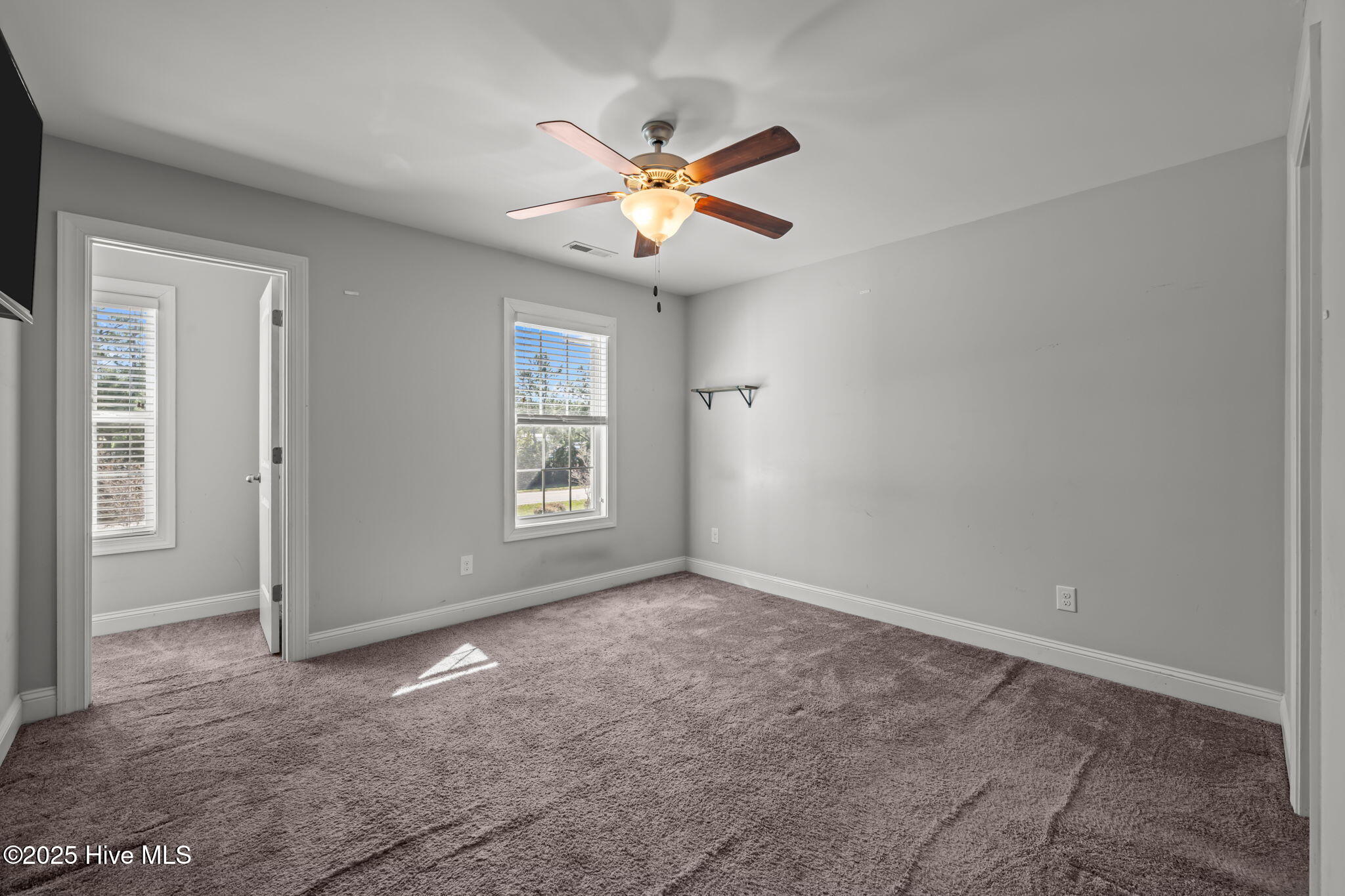 100 Meadow Way Havelock, NC 28532 - Photo 14 of 24 30-web-or-mls-DSC_5721