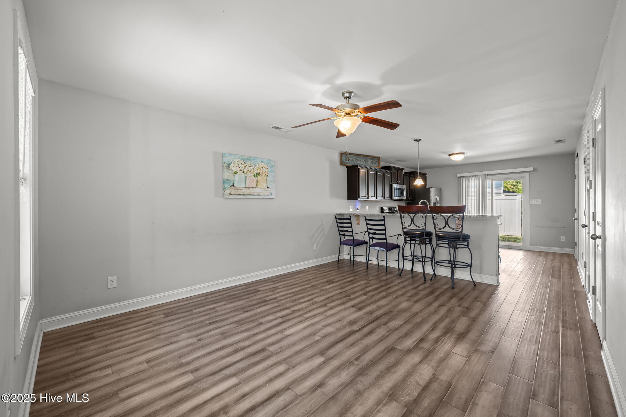 100 Meadow Way Havelock, NC 28532 - Photo 4 of 24 14-web-or-mls-DSC_5667