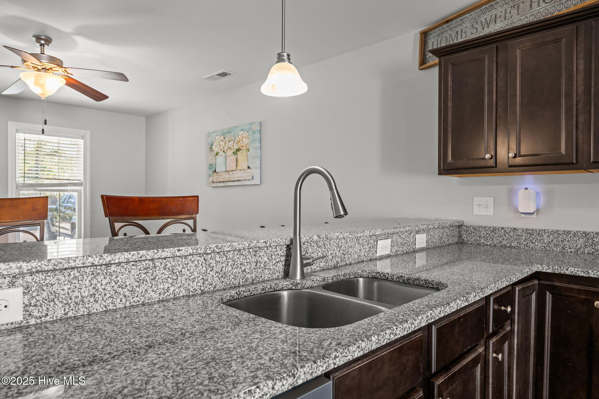 100 Meadow Way Havelock, NC 28532 - Photo 8 of 24 21-web-or-mls-DSC_5691