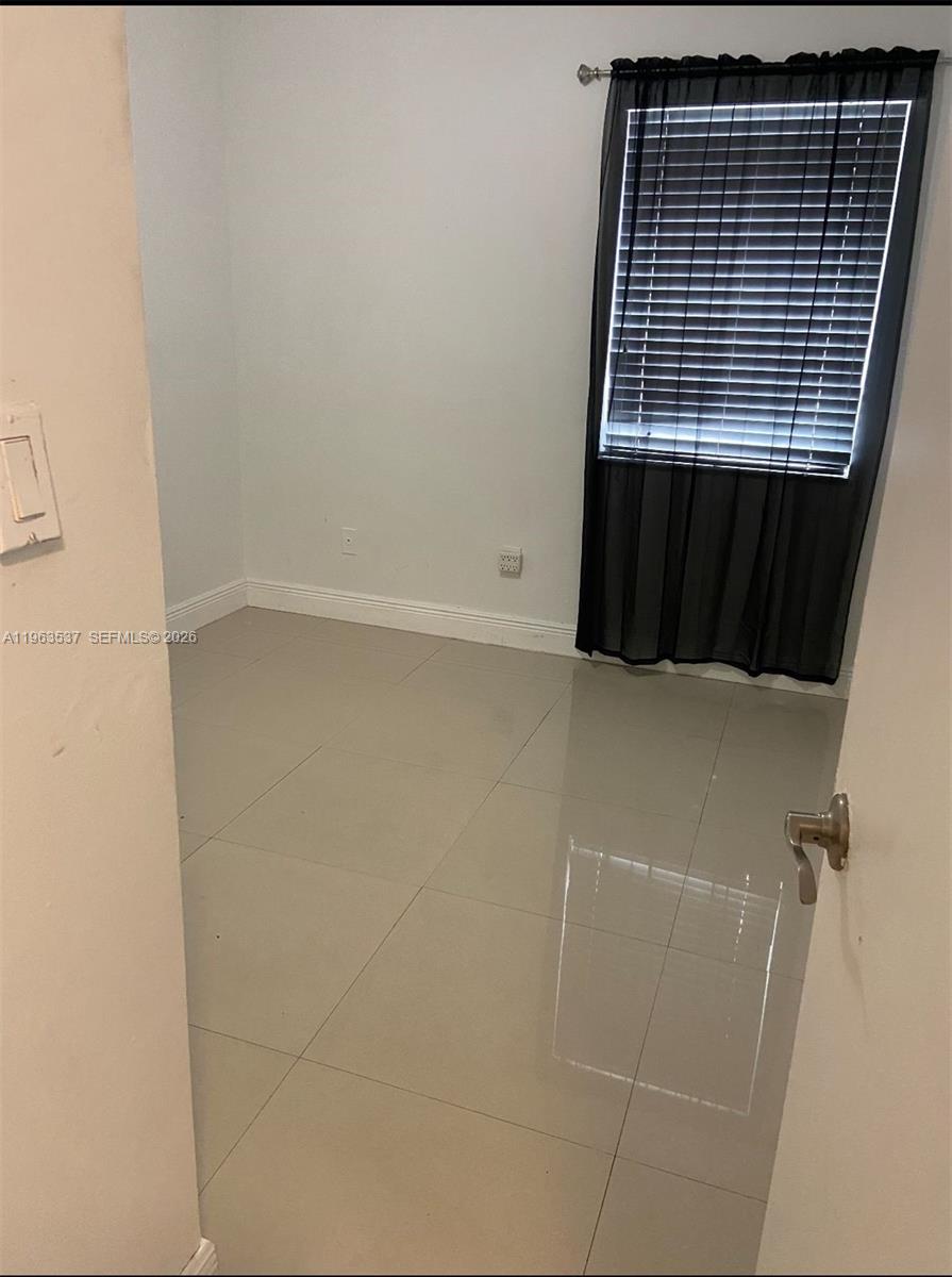 19763 Southwest 124th Avenue Miami, FL 33177 - Photo 6 of 35