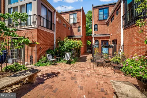 $689,000 | 121 West Lee Street, Baltimore, MD 21201