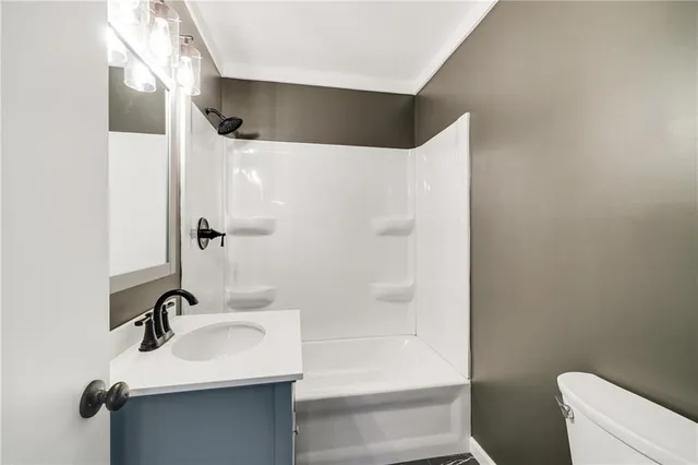 $214,900 | 510 Southwest 12 Street, Blue Springs, MO 64015