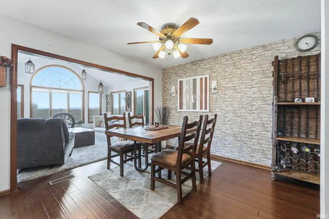 $364,900 | 15010 Lincoln Highway East, New Haven, IN 46774