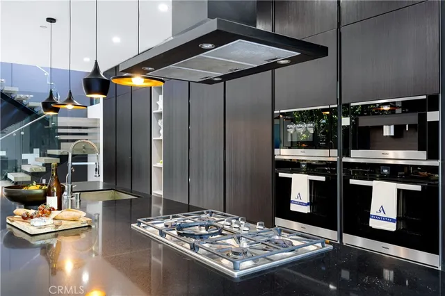 $3,850,000 | 630 North Martel Avenue, Los Angeles, CA 90036