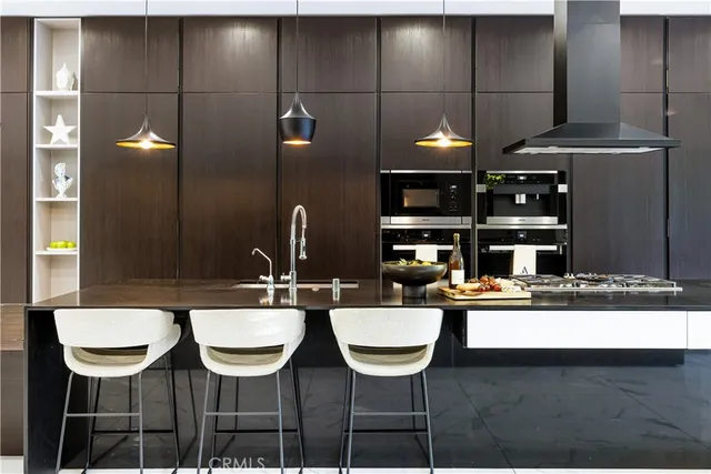 $3,850,000 | 630 North Martel Avenue, Los Angeles, CA 90036