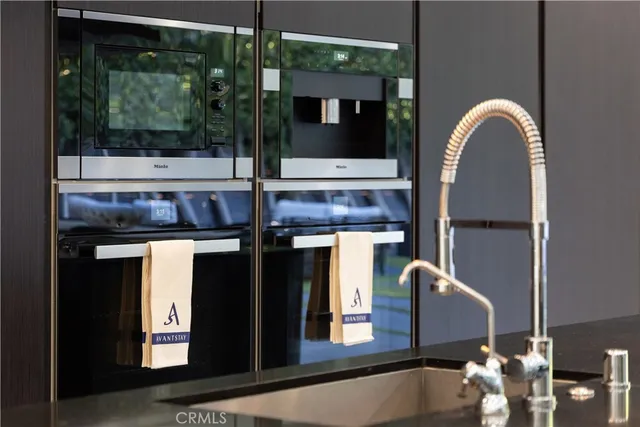 $3,850,000 | 630 North Martel Avenue, Los Angeles, CA 90036