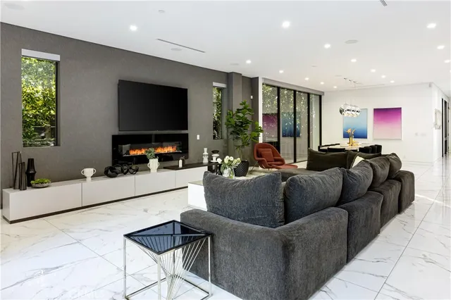 $3,850,000 | 630 North Martel Avenue, Los Angeles, CA 90036