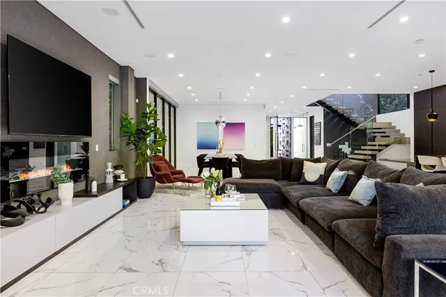 $3,850,000 | 630 North Martel Avenue, Los Angeles, CA 90036