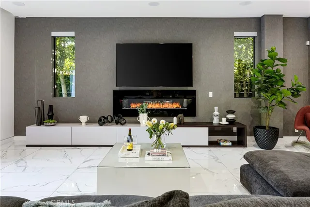 $3,850,000 | 630 North Martel Avenue, Los Angeles, CA 90036