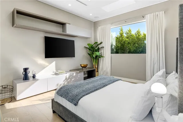 $3,850,000 | 630 North Martel Avenue, Los Angeles, CA 90036