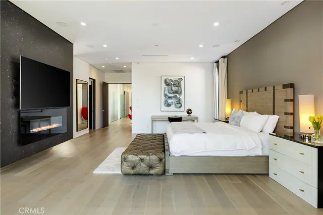 $3,850,000 | 630 North Martel Avenue, Los Angeles, CA 90036