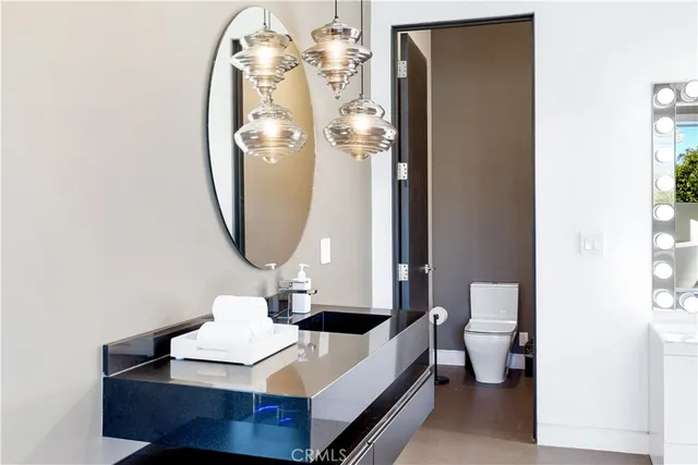 $3,850,000 | 630 North Martel Avenue, Los Angeles, CA 90036