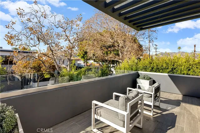 $3,850,000 | 630 North Martel Avenue, Los Angeles, CA 90036