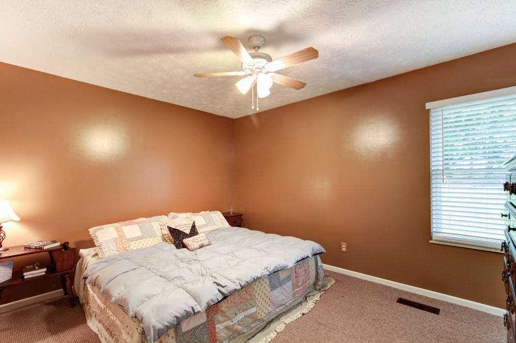 4412 Mascarene Road Knoxville, TN 37921 - Photo 15 of 17 Master bedroom pic1