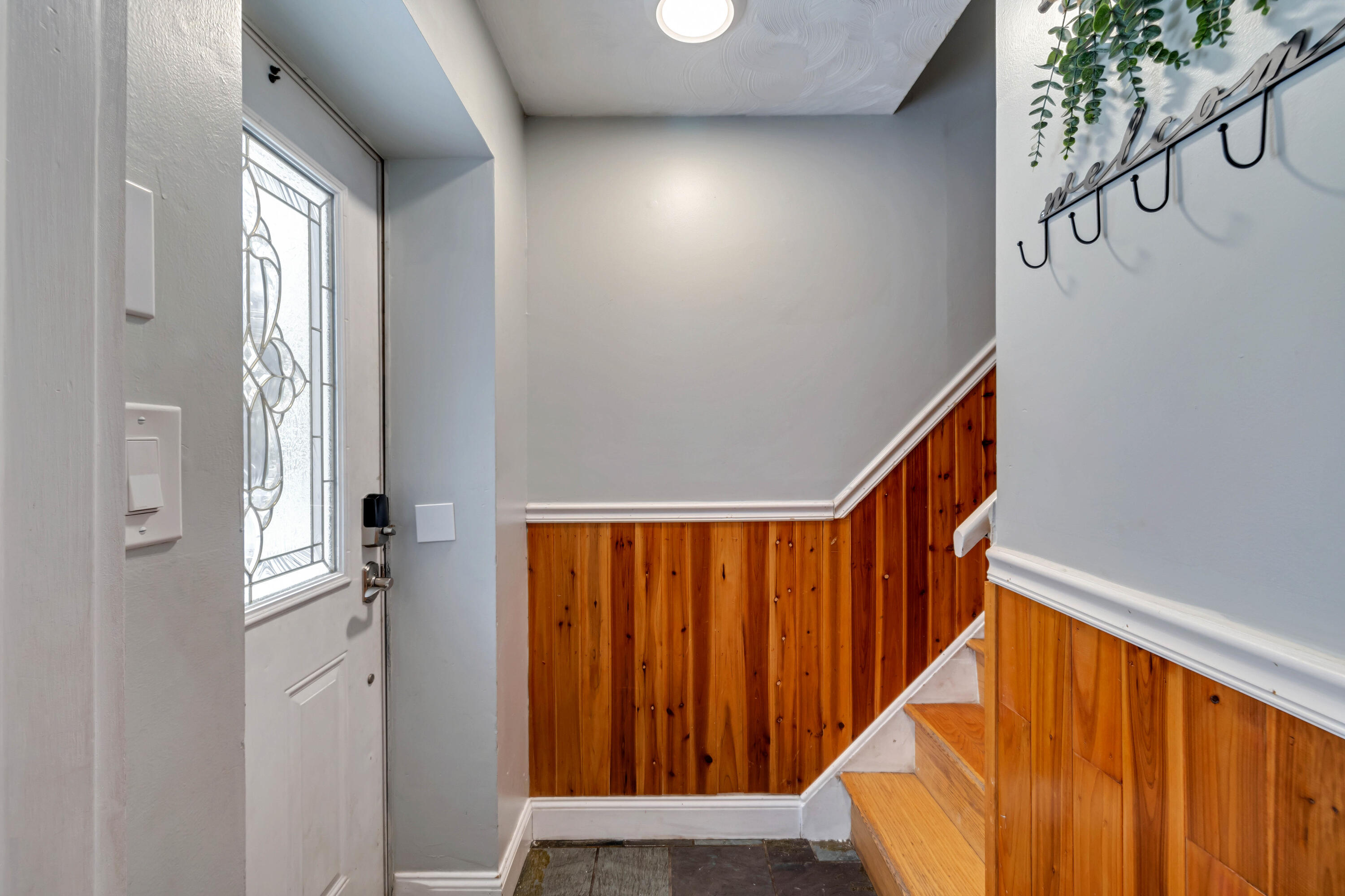 982 Long Ridge Road Hawley, PA 18428 - Photo 18 of 36 10 Foyer