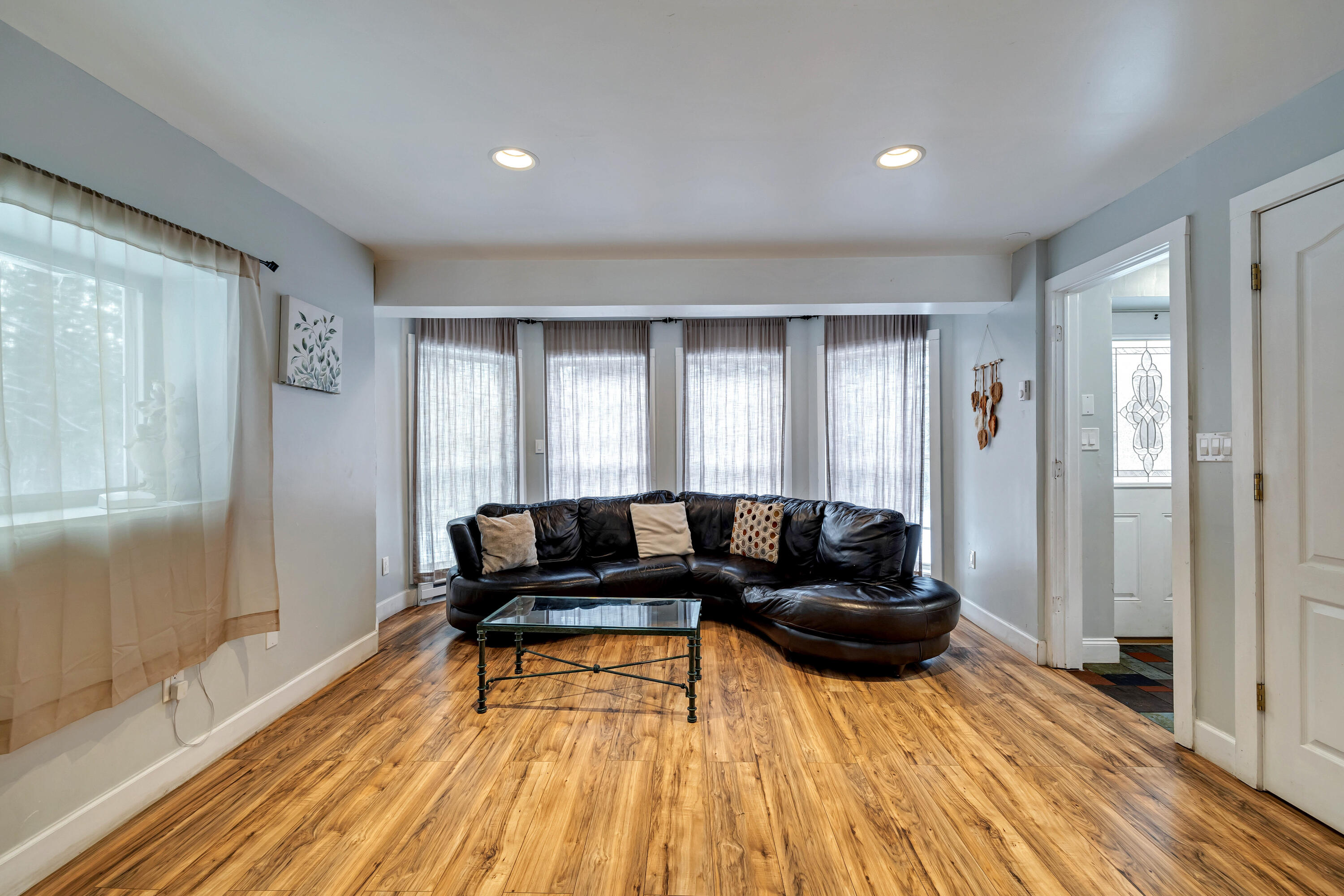 982 Long Ridge Road Hawley, PA 18428 - Photo 19 of 36 11 Family Room (1)