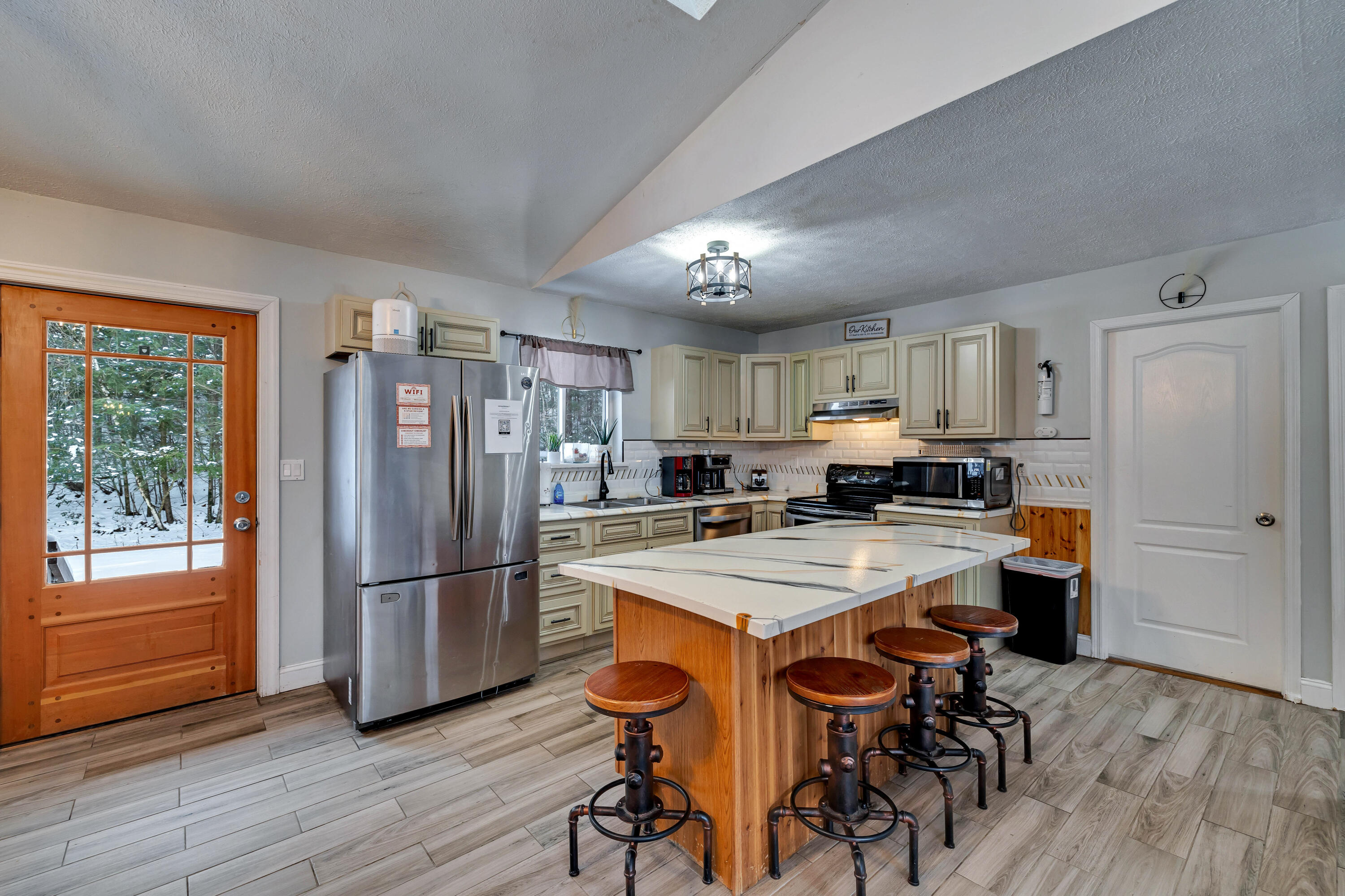 982 Long Ridge Road Hawley, PA 18428 - Photo 5 of 36 4 Kitchen (1)