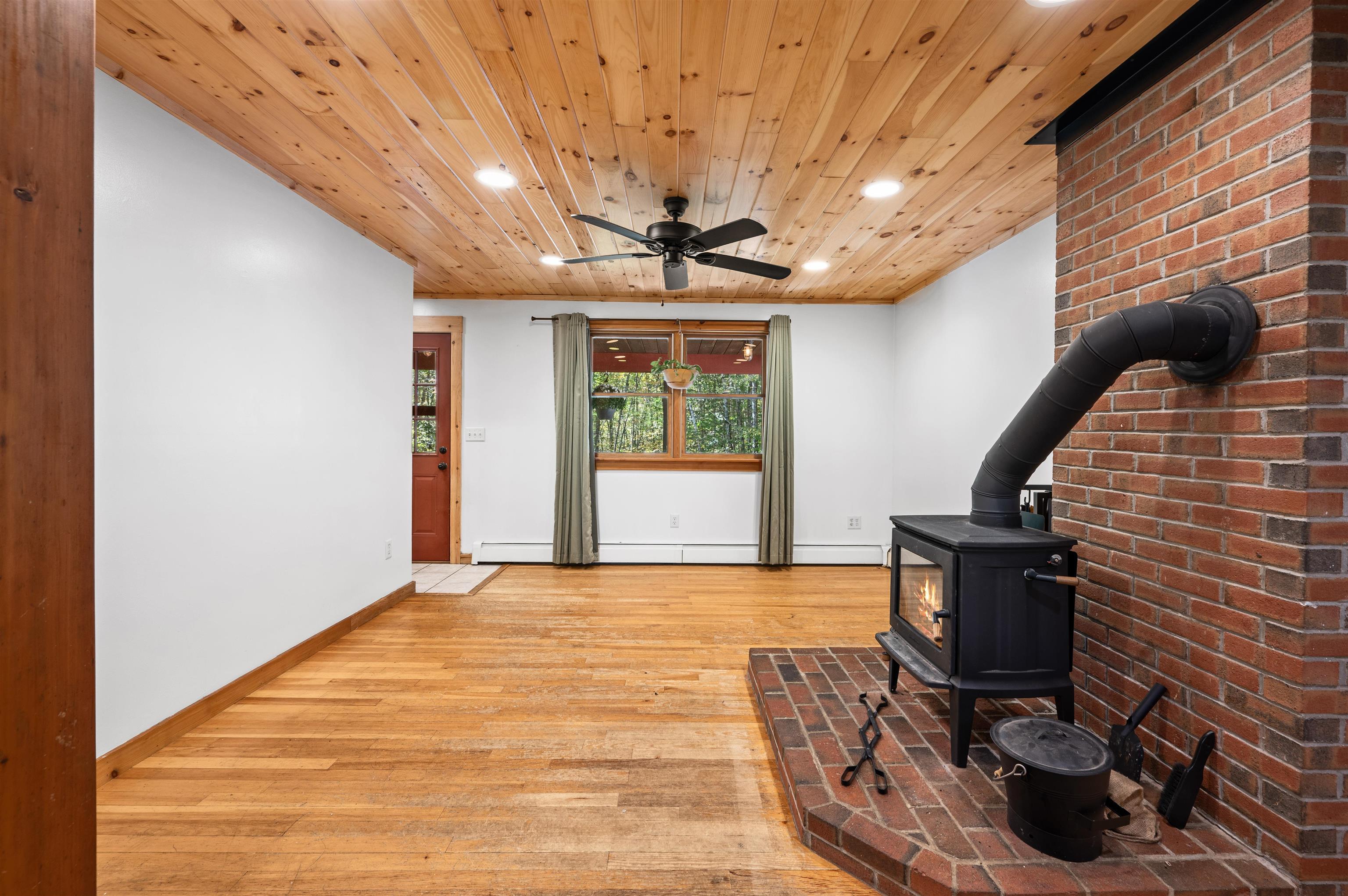 227 Swain Road Barrington, NH 03825 - Photo 3 of 44 Gallery Image 3