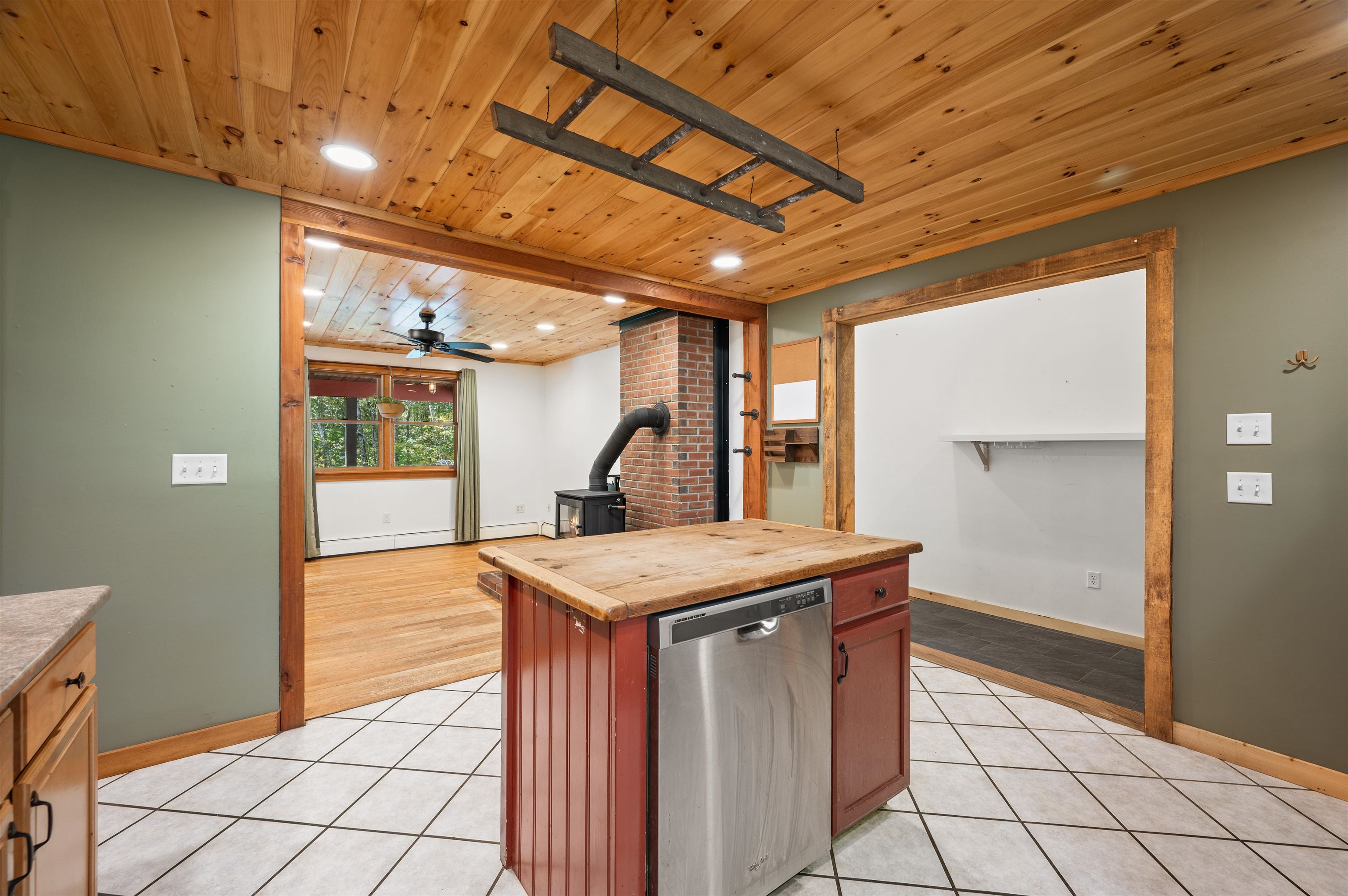 227 Swain Road Barrington, NH 03825 - Photo 7 of 44 Gallery Image 7