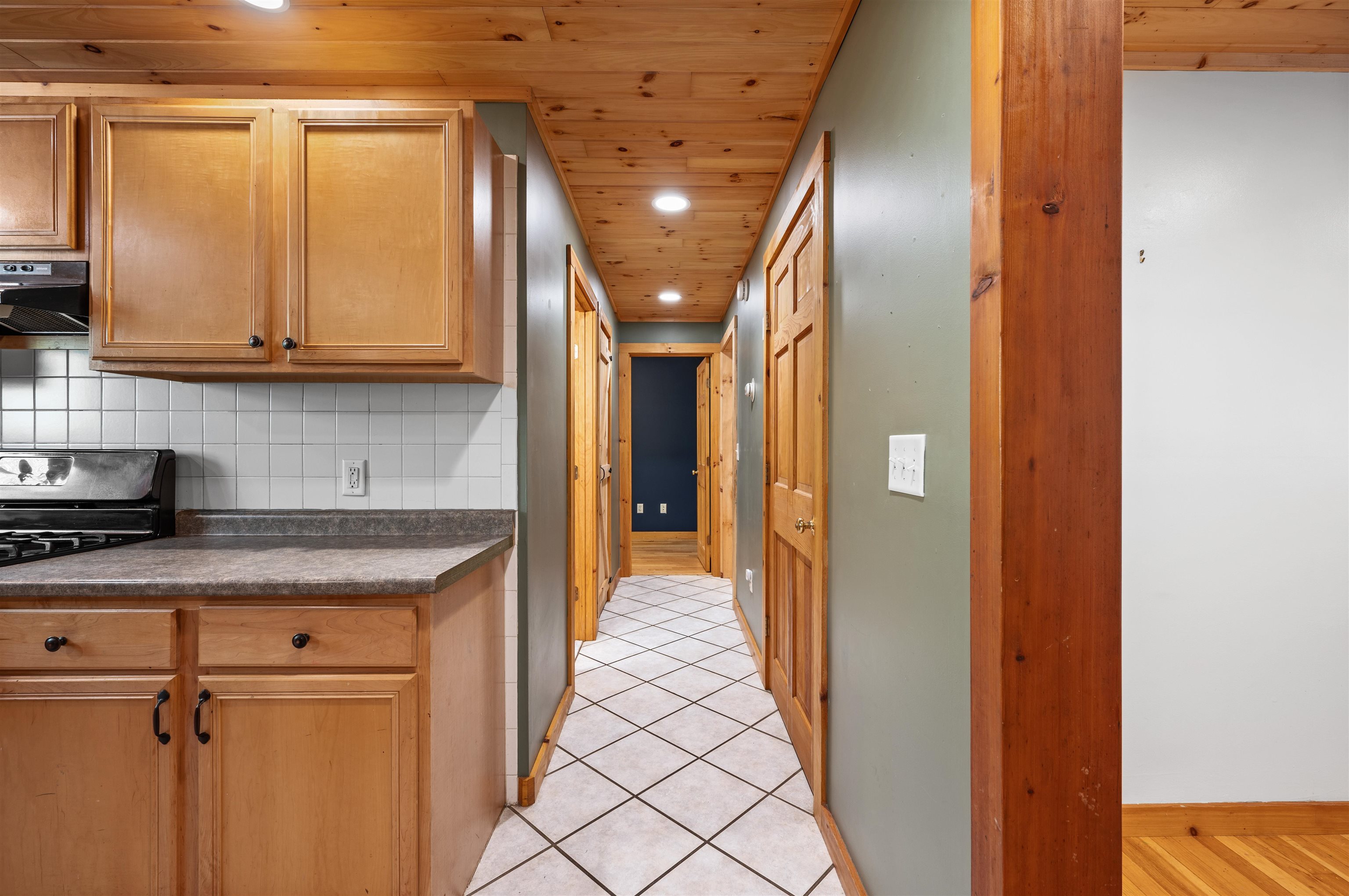 227 Swain Road Barrington, NH 03825 - Photo 9 of 44 Gallery Image 9