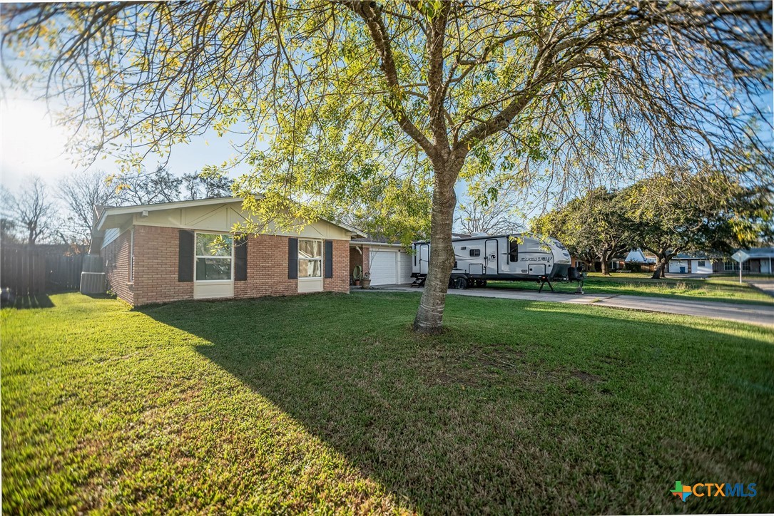 535 Travis Street Port Lavaca, TX 77979 - Photo 2 of 28