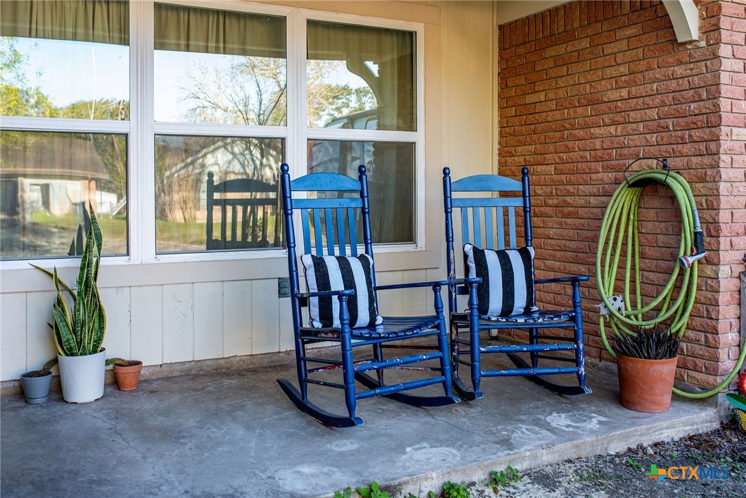 535 Travis Street Port Lavaca, TX 77979 - Photo 3 of 28