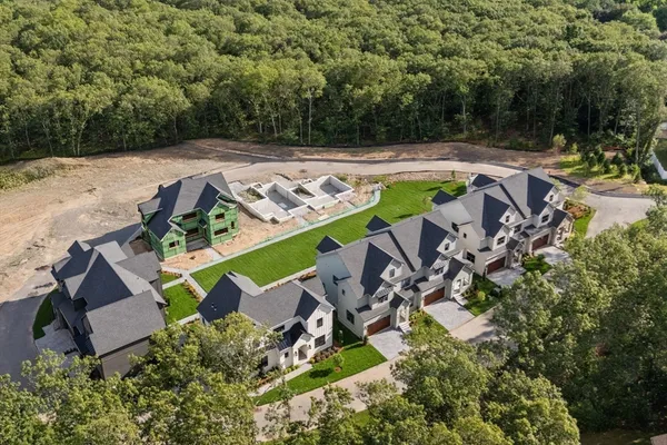 $2,595,000 | 8 Common Court, Unit 8, Lexington, MA 02421
